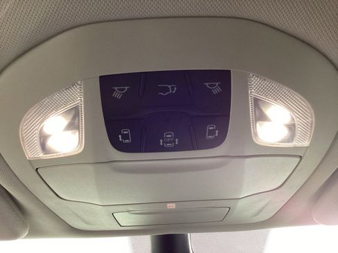 Used 2023 Chrysler Pacifica Touring-L image 28