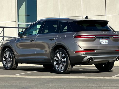 Used 2021 Lincoln Corsair Reserve w/ Rear Removable Package Tray image 5