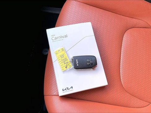 Used 2024 Kia Carnival SX Prestige FWD image 10