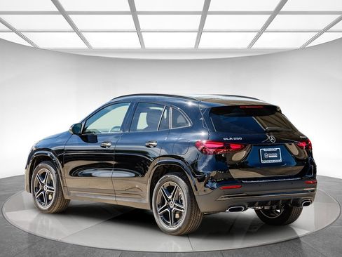 New 2026 Mercedes-Benz GLA 250 4MATIC image 2