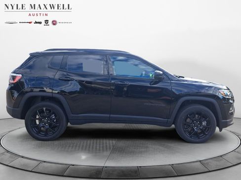 New 2026 Jeep Compass Latitude AWD/4WD image 17