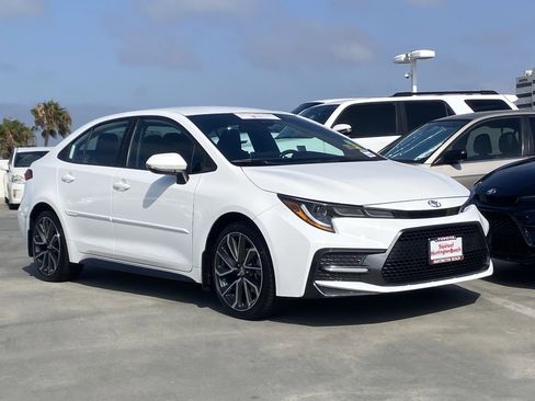 Certified 2020 Toyota Corolla SE FWD image 2