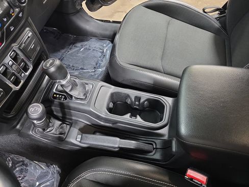 Used 2023 Jeep Wrangler Unlimited Sport AWD/4WD image 23