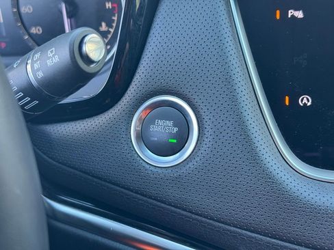 Certified 2025 Cadillac XT5 Premium Luxury image 32