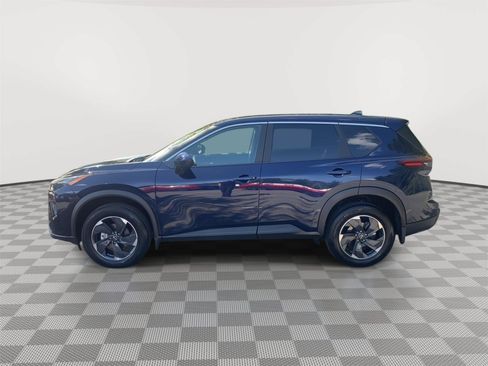 Used 2025 Nissan Rogue SV AWD/4WD image 2