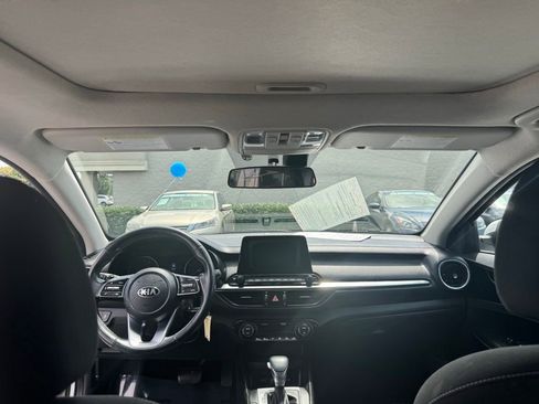Used 2019 Kia Forte S w/ S Premium Package FWD image 9