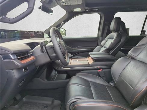Used 2025 Lincoln Navigator L Black Label AWD/4WD image 16