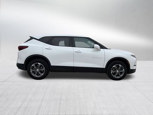Used 2023 Chevrolet Blazer LT FWD image 4