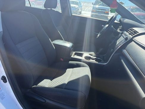Used 2015 Toyota Camry LE image 11