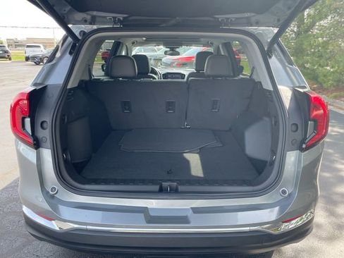 Used 2023 GMC Terrain SLT image 14