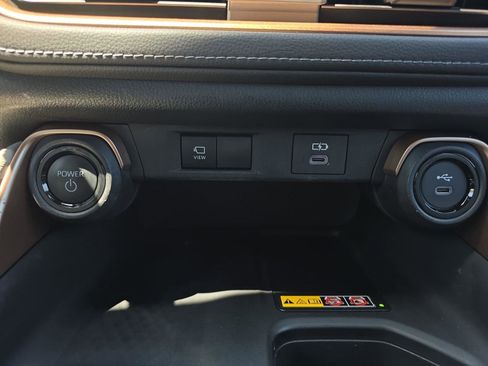 Used 2024 Toyota Grand Highlander AWD Hybrid image 23