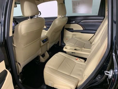 Used 2014 Toyota Highlander Limited image 37
