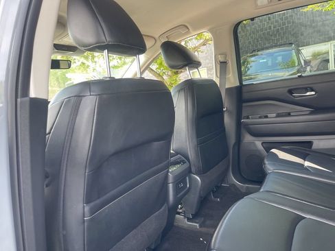 Certified 2024 Nissan Pathfinder SL AWD/4WD image 19