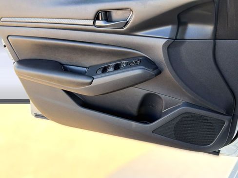 Used 2025 Nissan Altima 2.5 S image 11