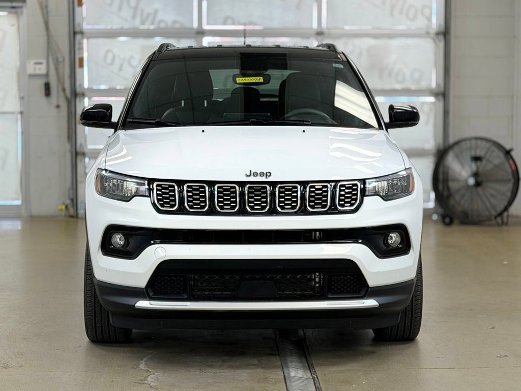 Used 2024 Jeep Compass Limited AWD/4WD image 2