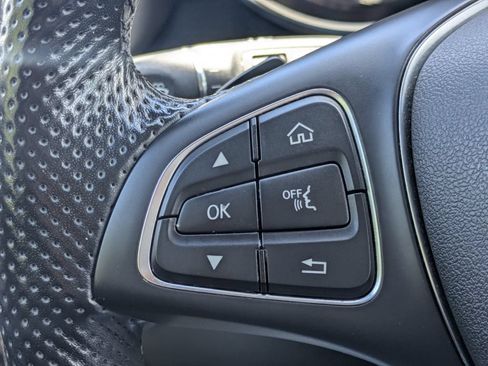 Used 2019 Mercedes-Benz GLC 300 4MATIC image 30