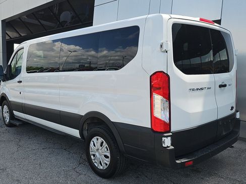 Used 2023 Ford Transit 350 XLT RWD image 3