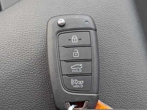 Certified 2026 Hyundai Elantra SE FWD image 25