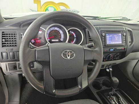 Used 2014 Toyota Tacoma 4x4 Regular Cab image 13