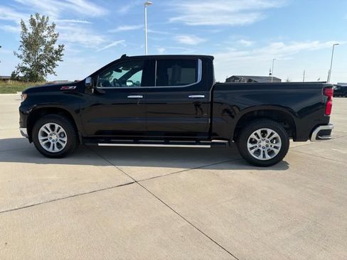 Used 2022 Chevrolet Silverado 1500 LTZ AWD/4WD image 10