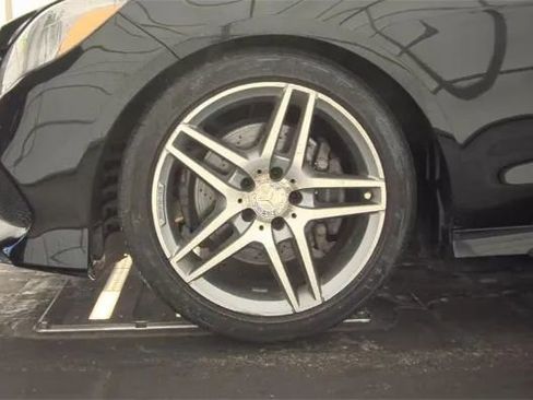 Used 2014 Mercedes-Benz E 350 4MATIC Sedan w/ Premium 1 Package image 9