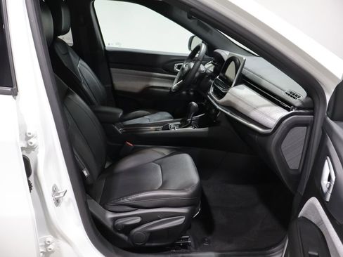 Used 2023 Jeep Compass Latitude AWD/4WD image 23