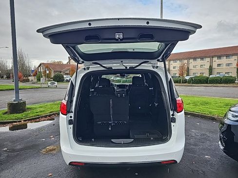 New 2026 Chrysler Voyager LX image 12