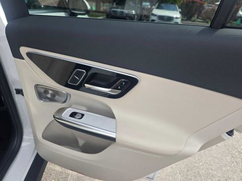 Used 2026 Mercedes-Benz GLC 300 4MATIC image 13