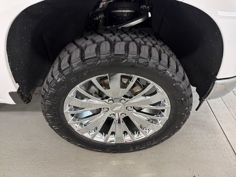 Used 2026 Chevrolet Silverado 1500 LT AWD/4WD image 4