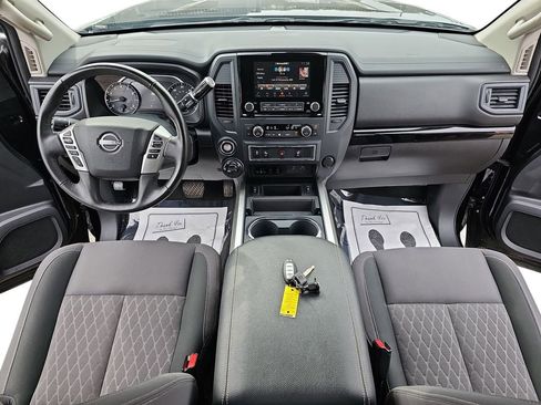 Used 2024 Nissan Titan SV w/ SV Convenience Package image 12