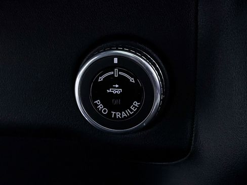 Used 2025 Lincoln Navigator L Reserve image 24