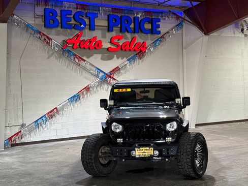 Used 2018 Jeep Wrangler Unlimited Sport AWD/4WD image 2