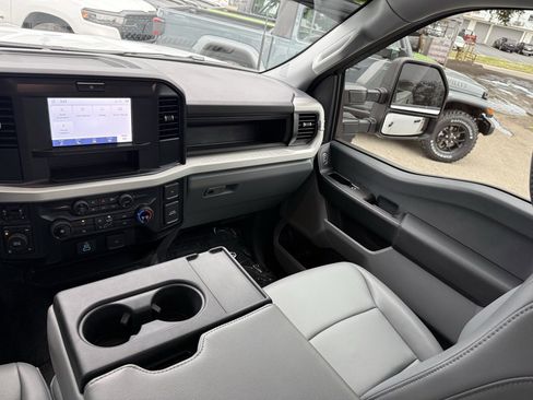 Used 2025 Ford F350 XL w/ 360-Degree Camera Package image 35