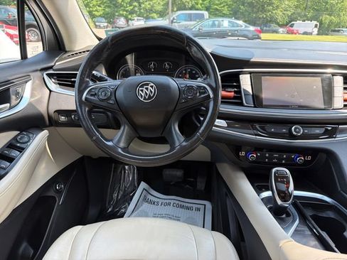 Used 2019 Buick Enclave Essence AWD/4WD image 14