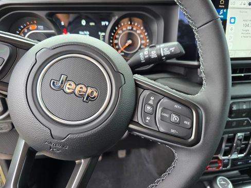 New 2025 Jeep Wrangler Willys AWD/4WD image 19