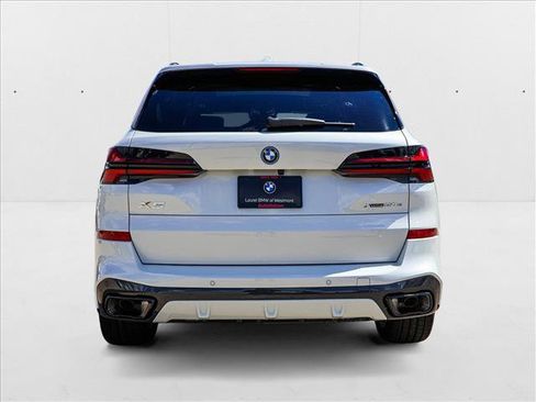 Used 2026 BMW X5 xDrive50e w/ M Sport Package AWD/4WD image 6