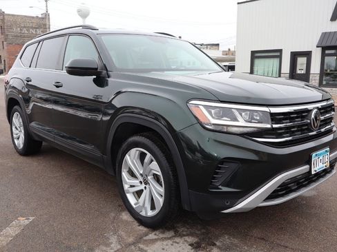 Used 2021 Volkswagen Atlas SE image 2