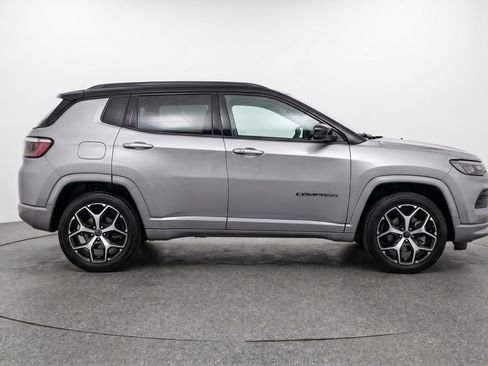 Used 2025 Jeep Compass Limited AWD/4WD image 11