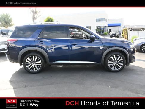 Used 2022 Nissan Pathfinder Platinum w/ Cargo Package FWD image 5