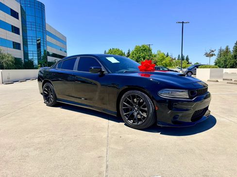 Used 2019 Dodge Charger Scat Pack RWD image 41