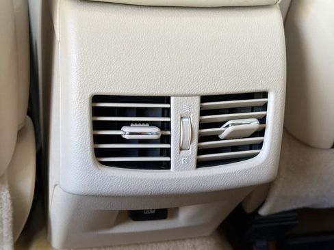 Used 2015 Lexus ES 300h w/ Navigation System Package FWD image 14