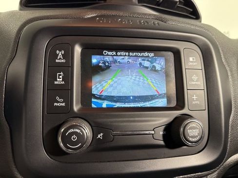 Used 2016 Jeep Renegade Limited image 26