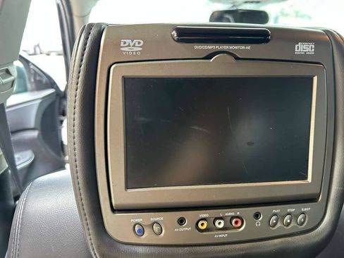 Used 2011 GMC Acadia SLT w/ Technology Package image 17