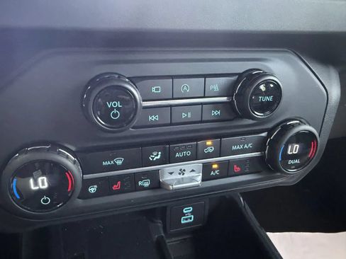 Used 2025 Ford Bronco Outer Banks AWD/4WD image 19