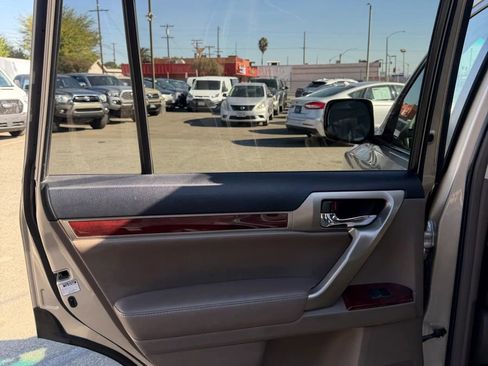 Used 2010 Lexus GX 460 image 20