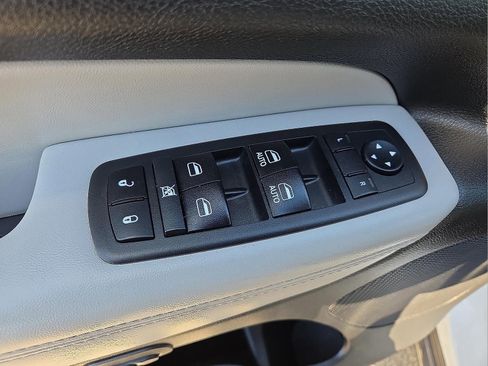 Used 2018 Jeep Grand Cherokee Limited image 15