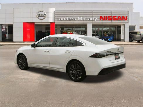 New 2026 Nissan Sentra SL w/ Floor Mat Package FWD image 5
