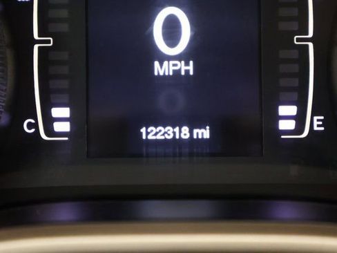 Used 2017 Jeep Cherokee Latitude w/ Comfort/Convenience Group AWD/4WD image 15