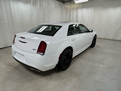 Used 2023 Chrysler 300 Touring L w/ Popular Equipment Group image 5