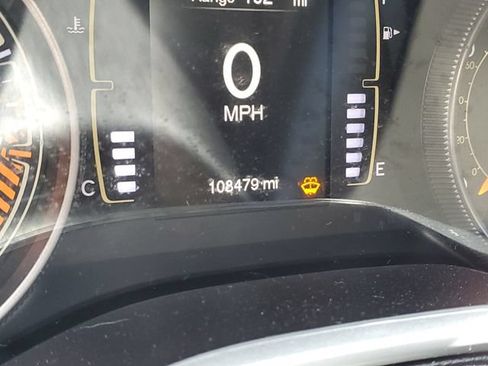 Used 2015 Jeep Cherokee Latitude AWD/4WD image 10